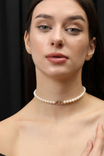 Load image into Gallery viewer, PEARL CHIC STATEMENT CHOKER