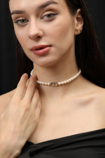Load image into Gallery viewer, PEARL CHIC STATEMENT CHOKER