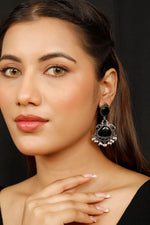 Load image into Gallery viewer, Black Silverbuds