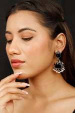 Load image into Gallery viewer, Black Silverbuds