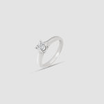 Load image into Gallery viewer, Princess Ring (F VVS2 / White Gold)