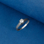 Load image into Gallery viewer, Classic Round Brilliant Elegance (D VS2 / Gold)