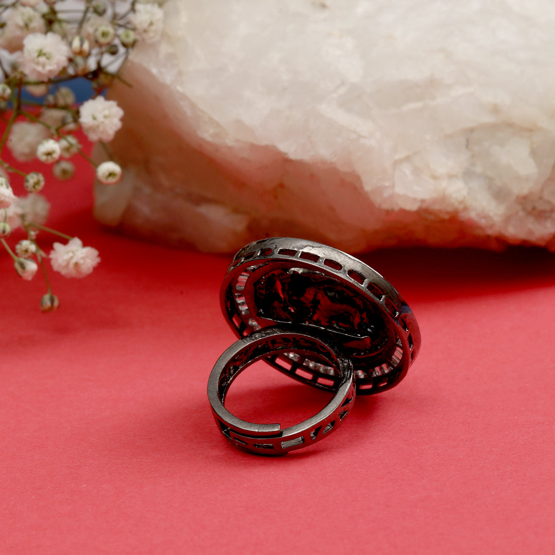 REGAL LION RING