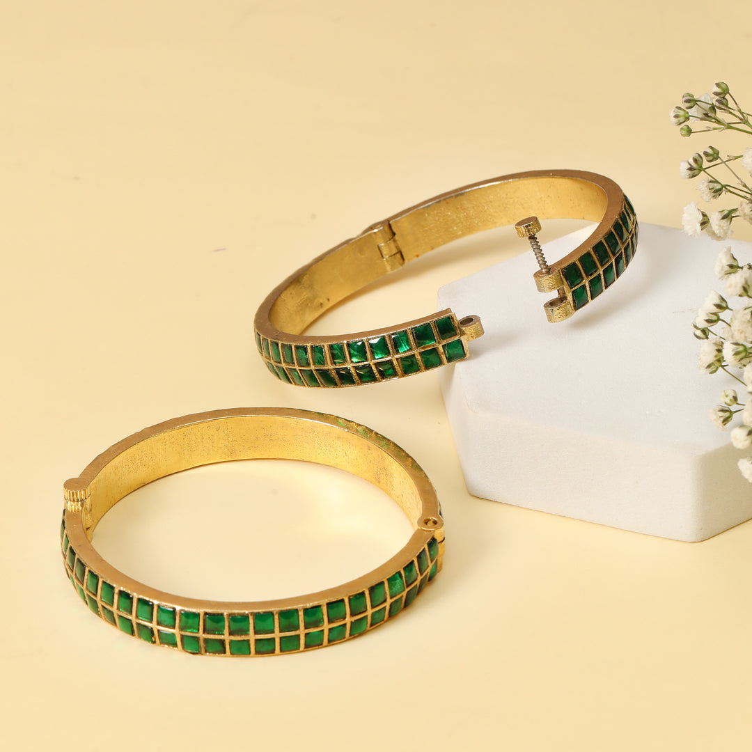 PRINCESS EMERALD BANGLE