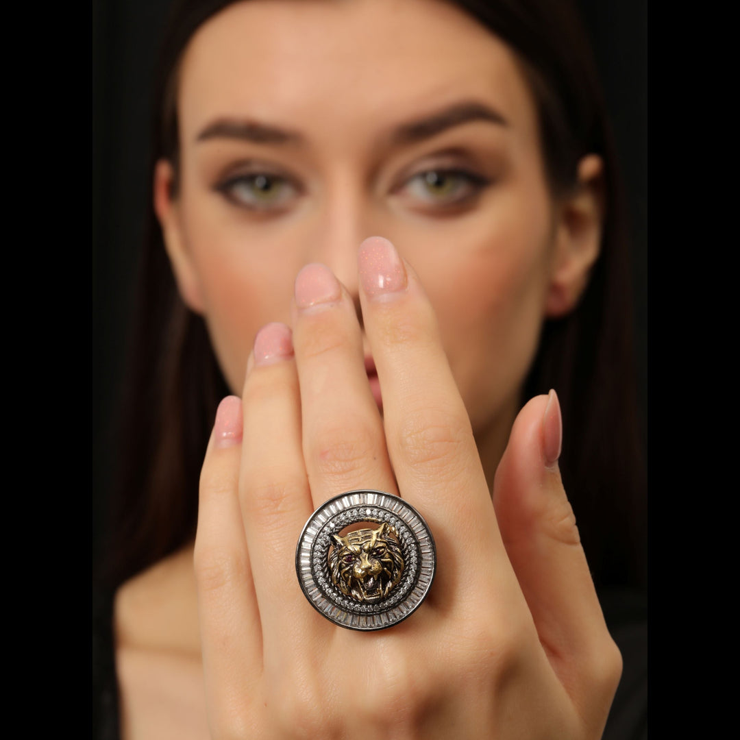 REGAL LION RING