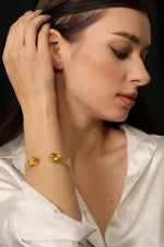 Load image into Gallery viewer, GOLDEN SAPPHIRE KADA