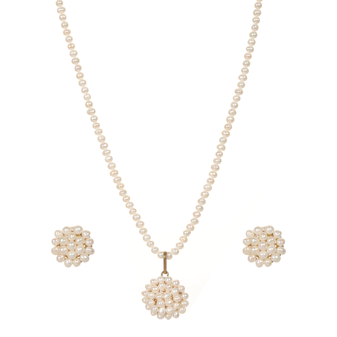 CIRCLE OF PEARLS
