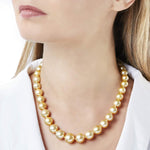 Load image into Gallery viewer, Graceful Cream Pearl Silhouette
