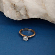 Brilliance Solitaire Ring (D VVS1 / Gold)