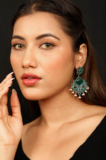 Load image into Gallery viewer, Green Veil Pearldrops
