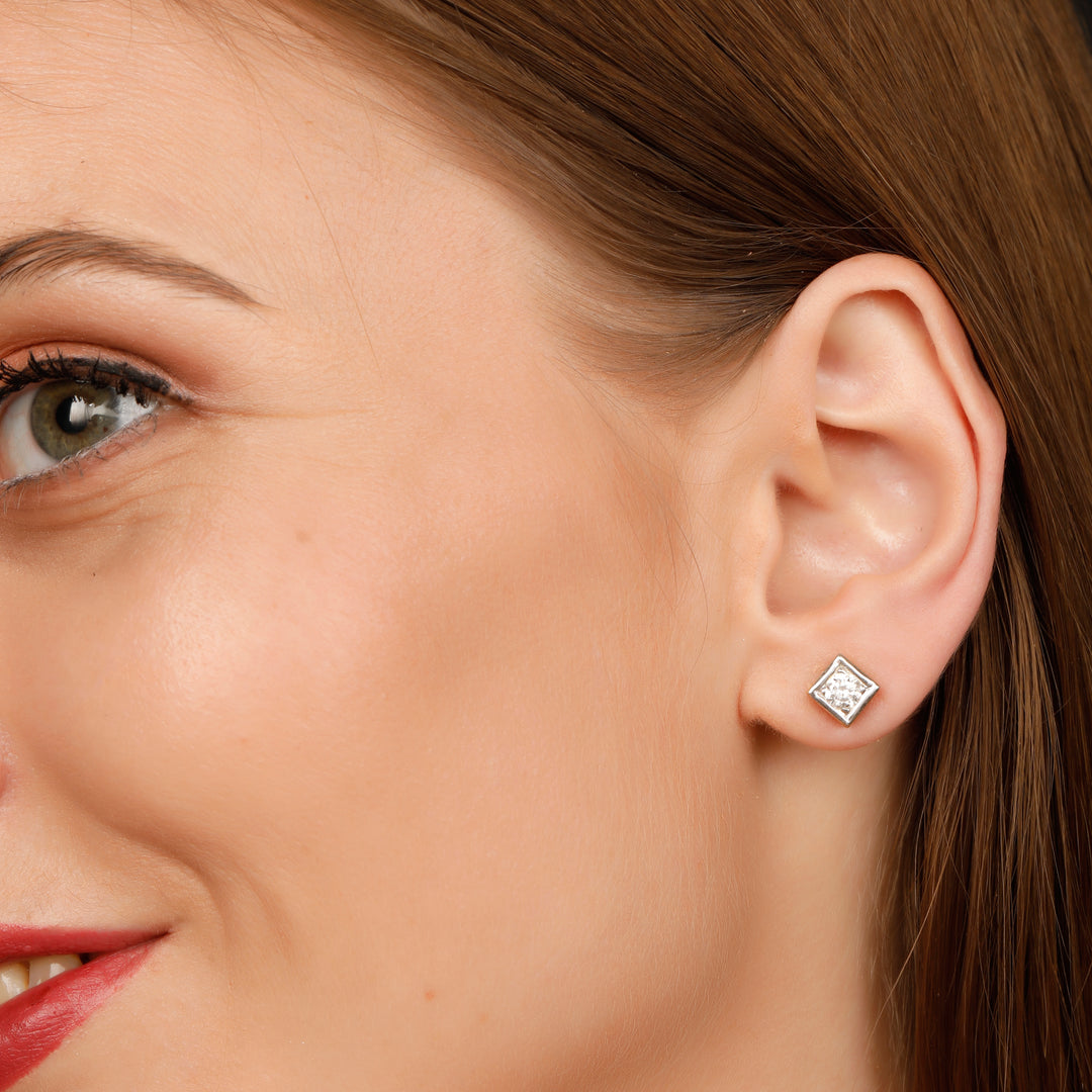 Illusion Princess Diamond Studs (Gold)