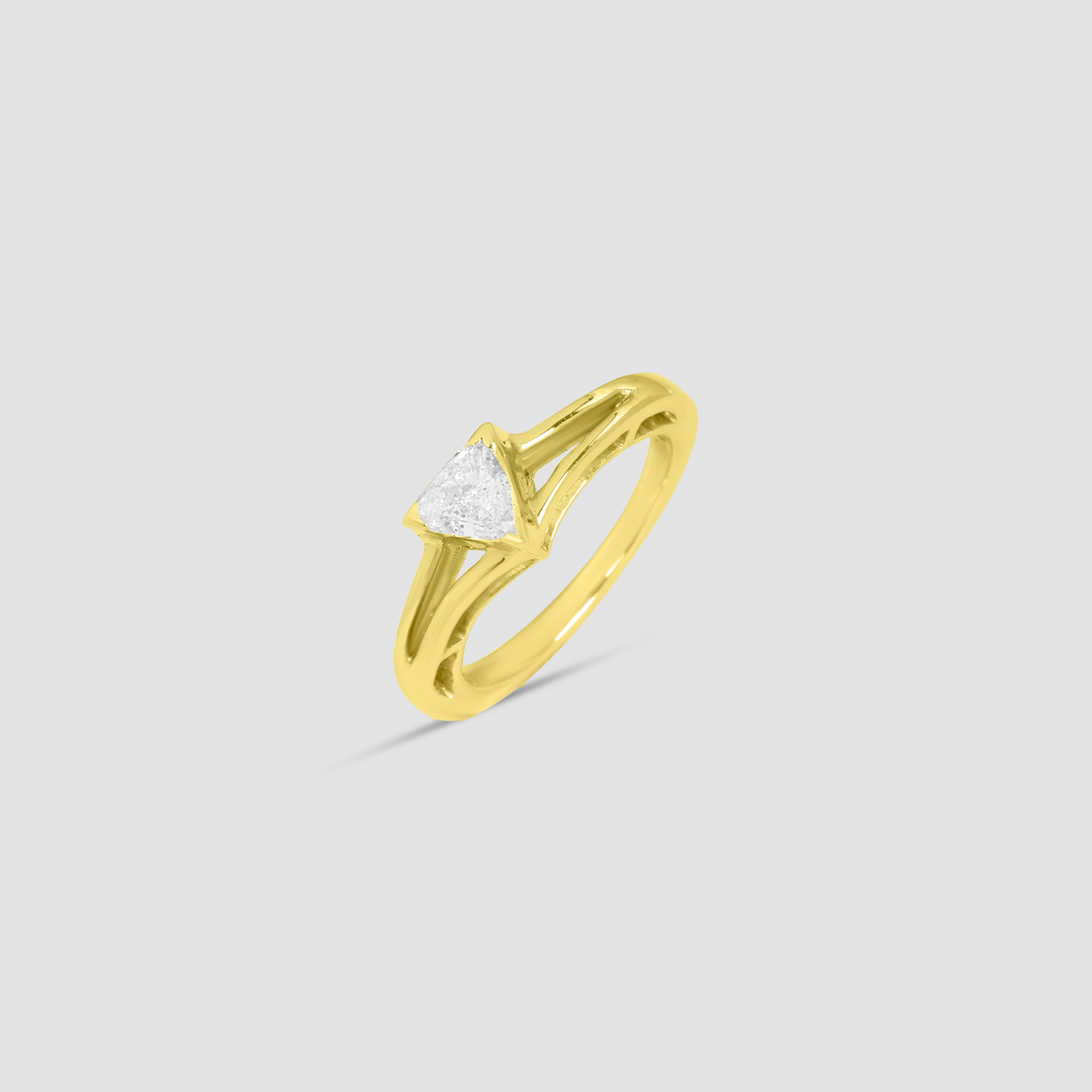Triumphant Trillion Diamond Band (G VVS1 / Gold)