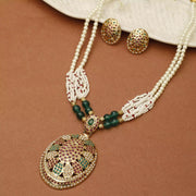 GOLDEN  JADAU PENDANT