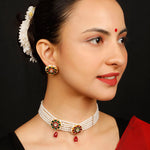 Load image into Gallery viewer, STYLISH PEARL CHOKER

