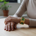 Load image into Gallery viewer, EMERALD WHISPER GOLD BRACELET