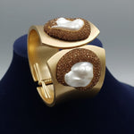 Load image into Gallery viewer, IVORY AURA PEARL CUFF