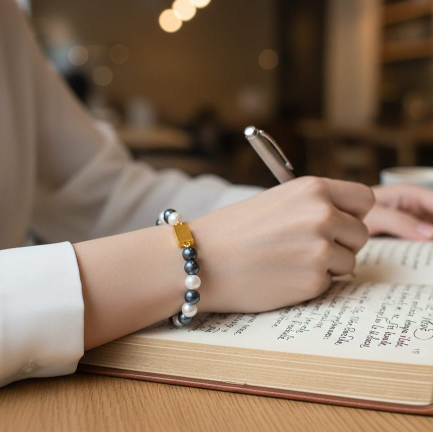 Aura Contrast Pearl Bracelet
