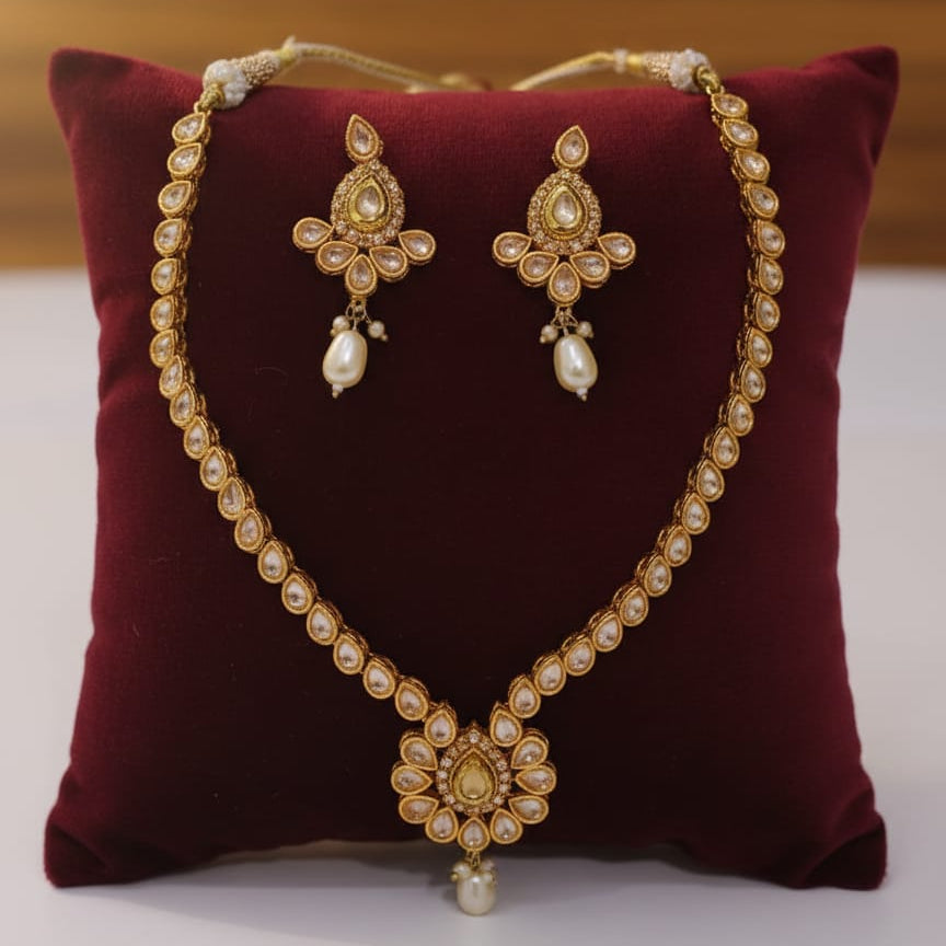 ANTIQUE GOLD PLATED JADAU PENDANT